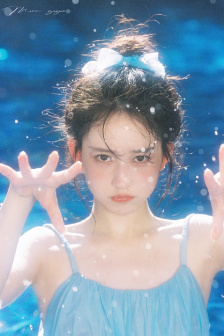 黑色内衣美女图片